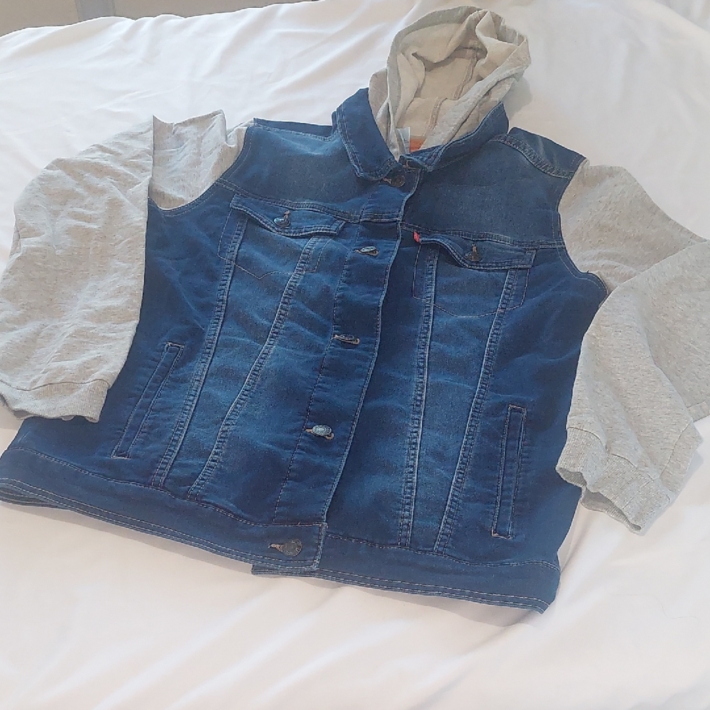 Levi's Blue Denim Jacket With Hood And Long Sleeves .XL